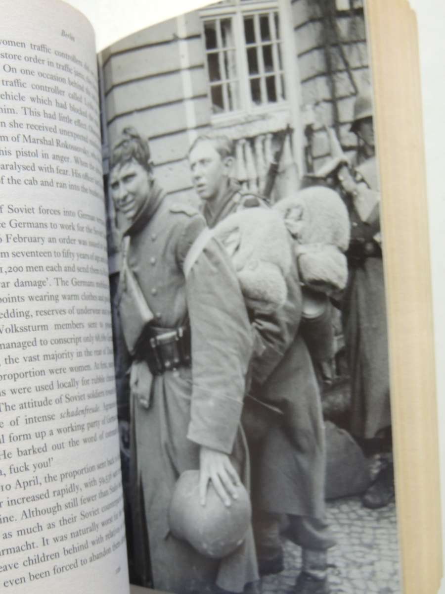 Berlin - The Downfall 1945  Antony Beevor