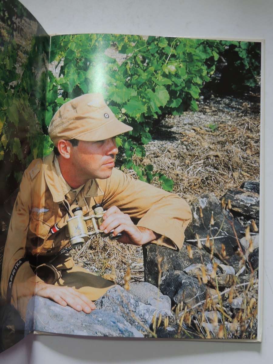 Afrikakorps - Tropical Uniforms Of The German Army 1940-1945 - Jacques Scipion & Yves Bastien