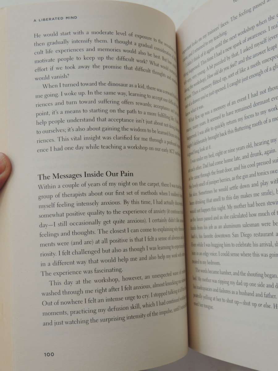 A Liberated Mind: The Essential Guide to ACT, Transform You Thinking & Find ...- Dr  Steven C Hayes