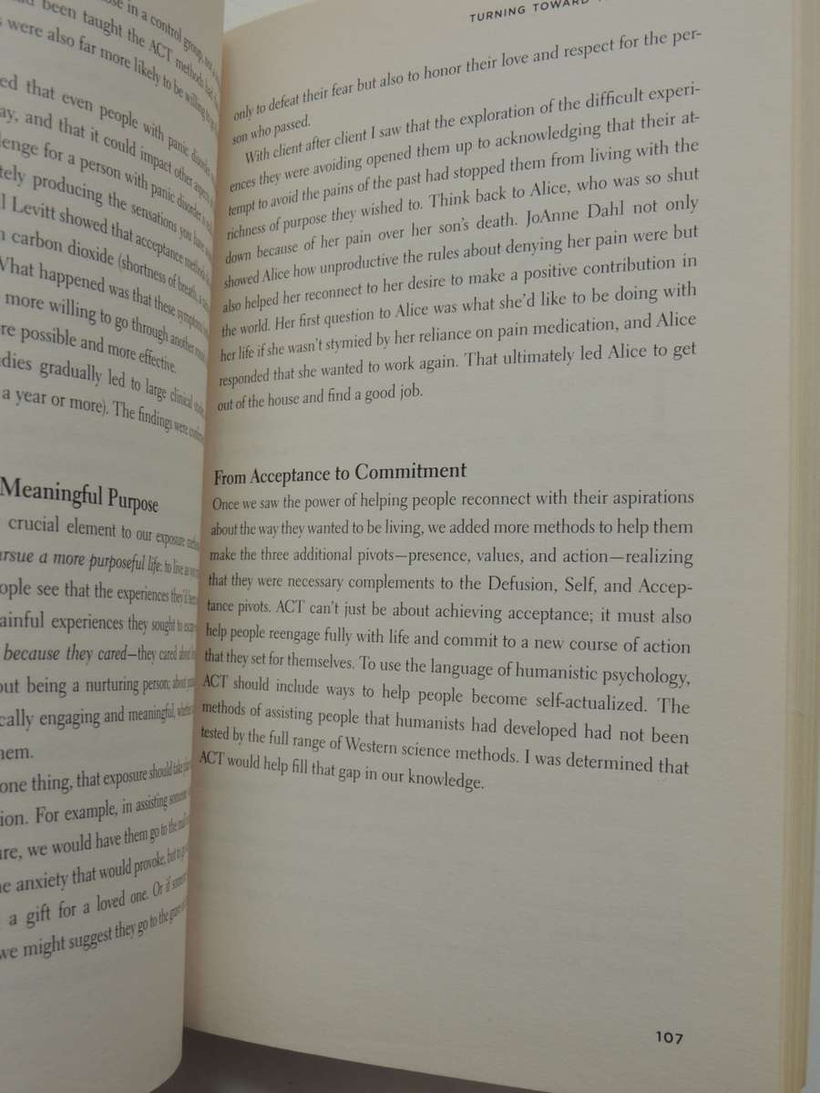 A Liberated Mind: The Essential Guide to ACT, Transform You Thinking & Find ...- Dr  Steven C Hayes