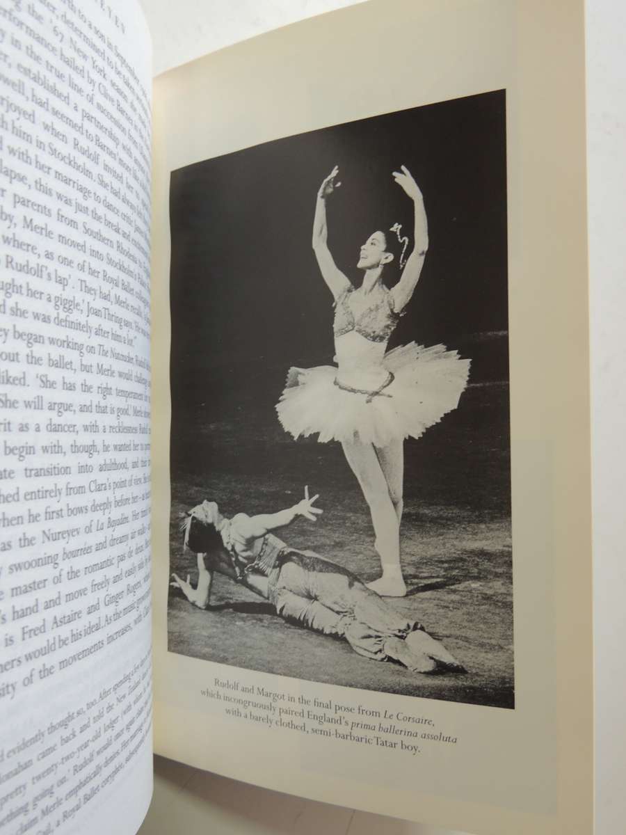 Rudolf Nureyev: The life - Julie KAVANAGH 2007