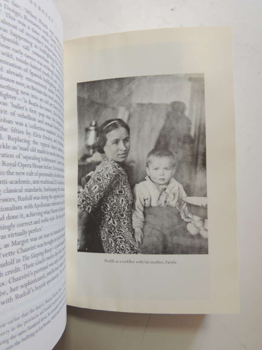 Rudolf Nureyev: The life - Julie KAVANAGH 2007