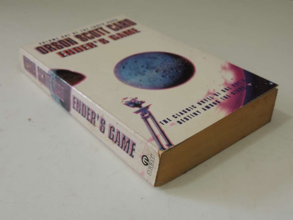 Ender's Game - Vol 1 of the Ender Saga - Orson Scott Card