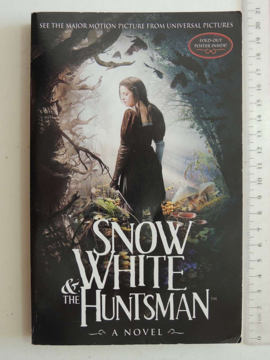 Snow White & The Huntsman - Lily Blake     (Fold Out Poster Included)