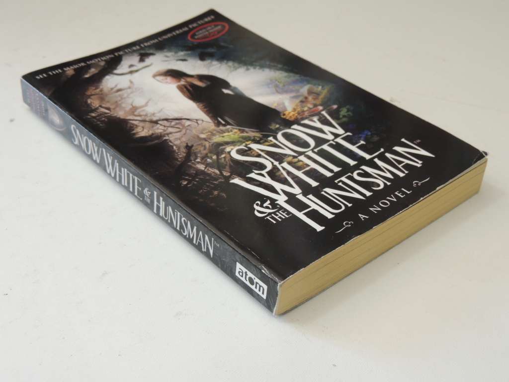 Snow White & The Huntsman - Lily Blake     (Fold Out Poster Included)