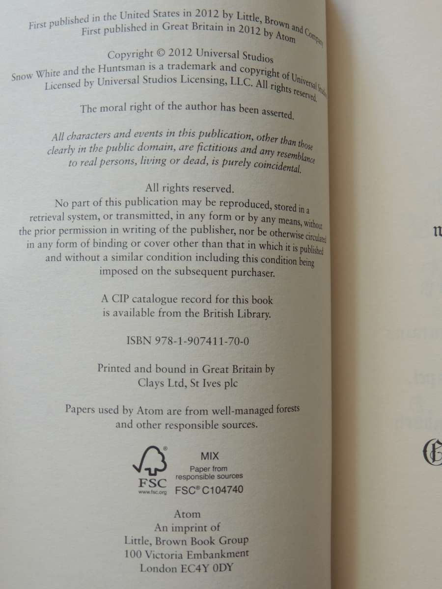 Snow White & The Huntsman - Lily Blake     (Fold Out Poster Included)