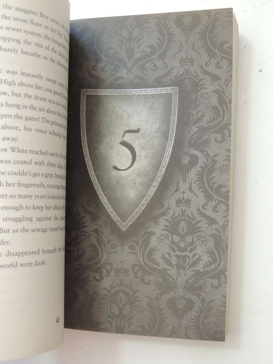 Snow White & The Huntsman - Lily Blake     (Fold Out Poster Included)