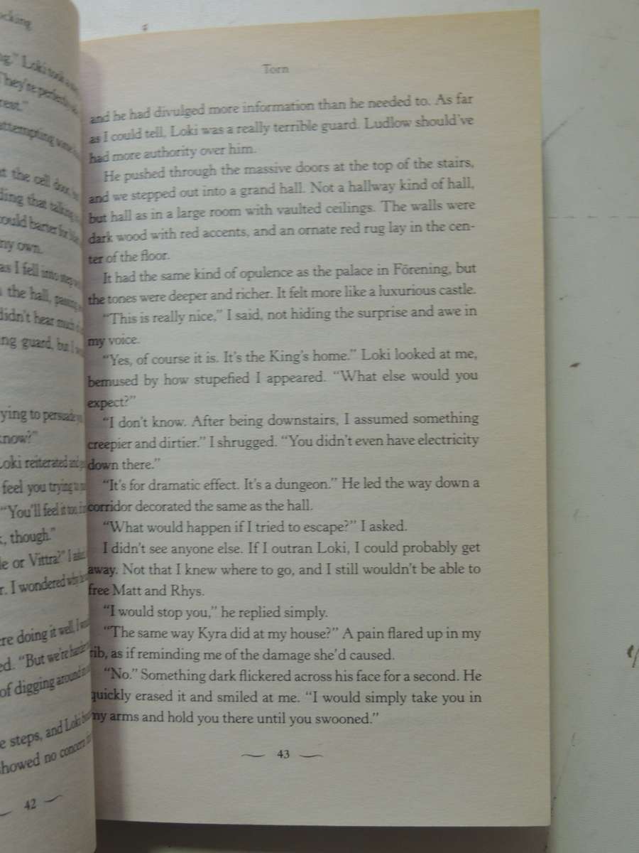 The Trylle Series: Torn - Amanda Hocking