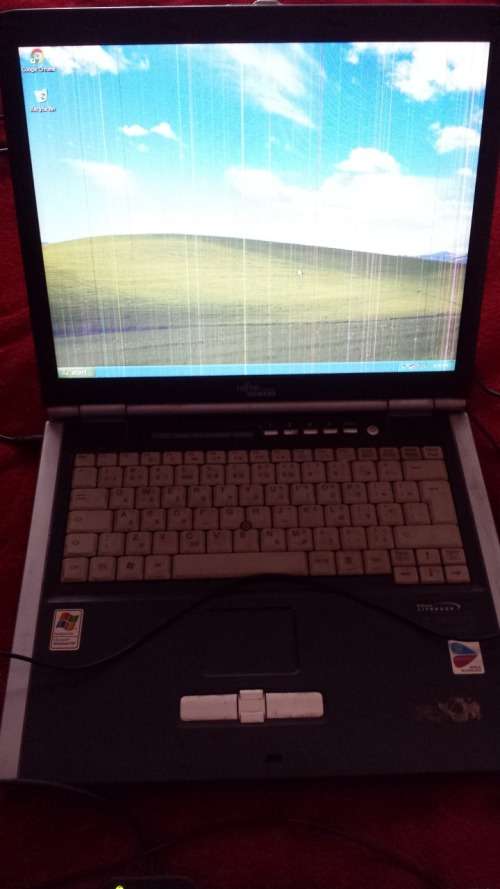 Laptop with Accessories: Lifebook E8020 Fujitsu/Siemens (for use as-is, or spares and repairs)