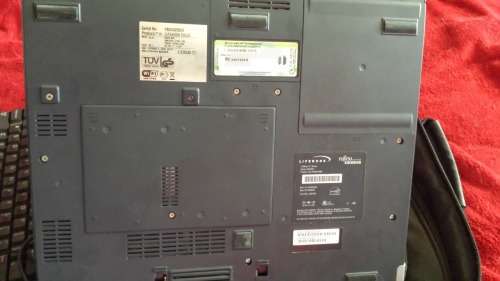 Laptop with Accessories: Lifebook E8020 Fujitsu/Siemens (for use as-is, or spares and repairs)