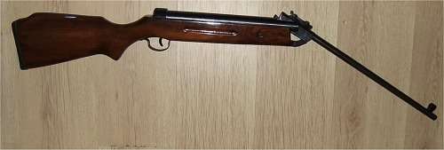 B2 4.5mm (.177) 450fps/550fps Air Rifle with Wood Stock and Rubber Shoulder Rest