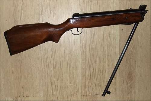 B2 4.5mm (.177) 450fps/550fps Air Rifle with Wood Stock and Rubber Shoulder Rest