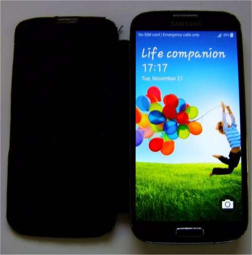 Samsung Galaxy S4 GT-i9500 32GB Smartphone with 2GB MicroSD Card and 2x Free Covers in Original Box