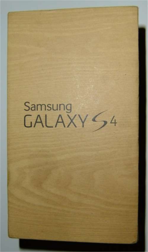 Samsung Galaxy S4 GT-i9500 32GB Smartphone with 2GB MicroSD Card and 2x Free Covers in Original Box