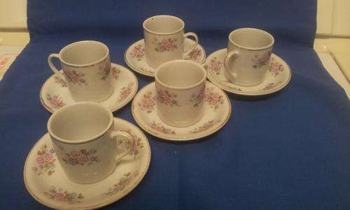 5 MINI / ESPRESSO COFFEE CUPS AND SAUCERS