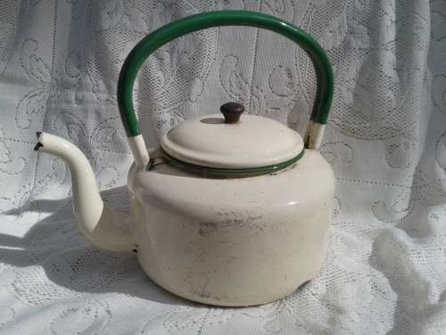 3L ENAMEL KETTLE