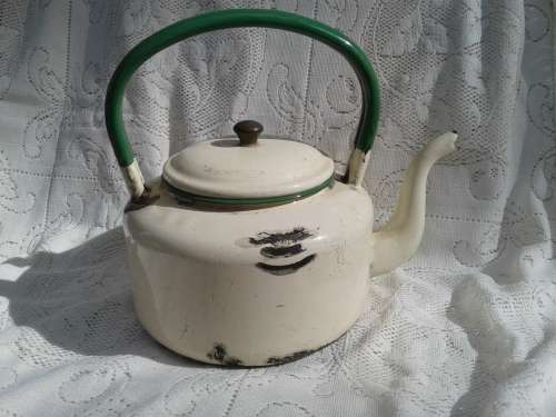 3L ENAMEL KETTLE