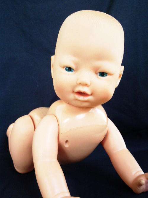 Crawling, Laughing, Crying Baby Doll (Please see description) Postage R40