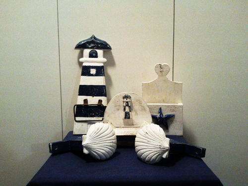 Toilet Roll Holder, Soap Rack, 2 Hooks For Curtain Railing And "Tissue" Holder