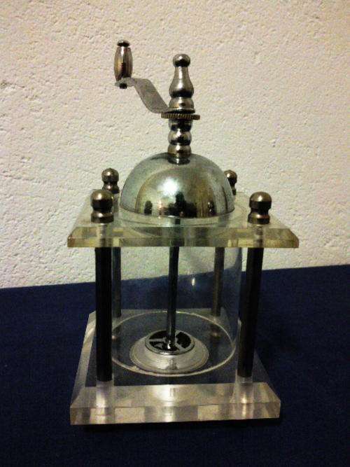 Pepper Grinder (+-16cm x 9cm)