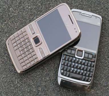 *** HOT ITEM *** QWERTY BLUETOOTH CELL PHONE 72