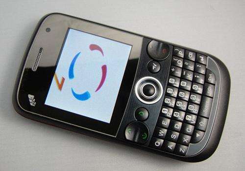 3 SIM TV CELL PHONE WITH QWERTY KEYBOARD, CAMERA - BIG SPEAKER !!!