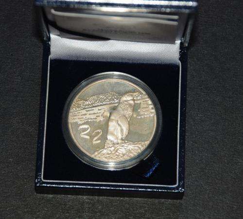 WOW 1998 1oz MARINE SERIES R2 Silver Coin - Jackass Penguin