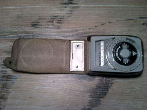 Vintage Leningrad 4, Russian Soviet Light Meter in leather case
