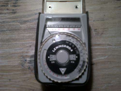 Vintage Leningrad 4, Russian Soviet Light Meter in leather case