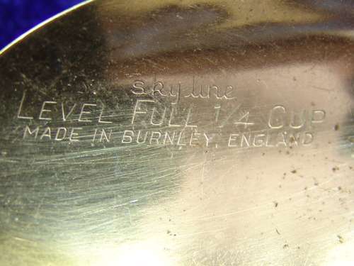 Vintage Measuring Spoon, Skyline made, Level fill 1/4 Cup with wooden hand - Made in Burnley England