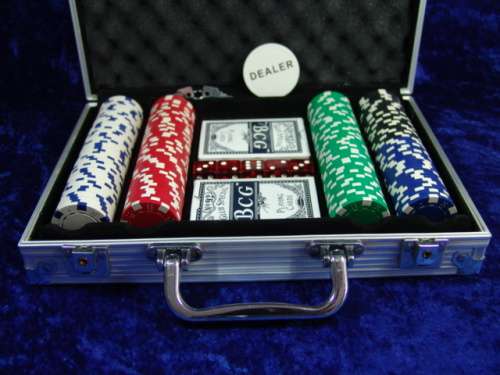 Poker Texas Hold them Card game set with Dice, in Aluminium Case