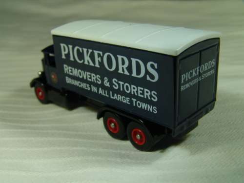 Vintage Collectable Die Cast  "Days Gone" Branded classic  - 1937 Scammell, Picfords Truck