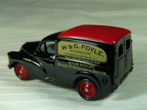 Vintage Collectable Die Cast  "Days Gone" Branded classic  - 1960 Morris Minor Van