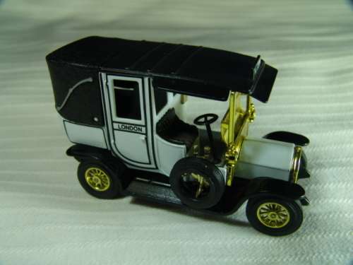 Vintage Collectable Die Cast Matchbox "Models of Yesteryear" - 1907 Unic Taxi scale model Car Y28