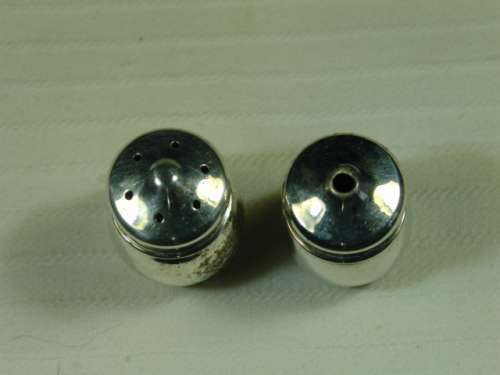 Vintage EPNS mini salt and pepper Shakers x 4 in original Box - Emess