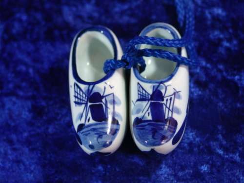 A collection of 3 Vintage Delft ornaments - Ashtray, Clog and Spoon