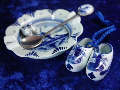 A collection of 3 Vintage Delft ornaments - Ashtray, Clog and Spoon