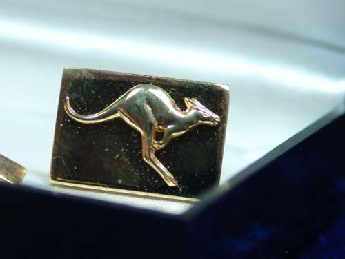 Vintage rare Smartset Australian Souvenir Set - Kangaroo Cufflinks and Tie clip, gold plated