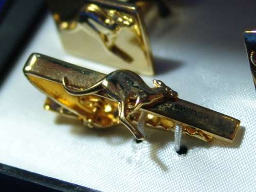 Vintage rare Smartset Australian Souvenir Set - Kangaroo Cufflinks and Tie clip, gold plated