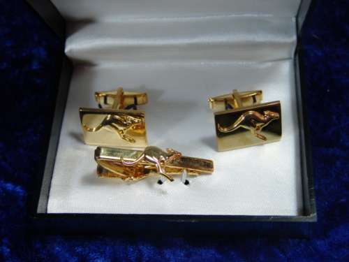 Vintage rare Smartset Australian Souvenir Set - Kangaroo Cufflinks and Tie clip, gold plated