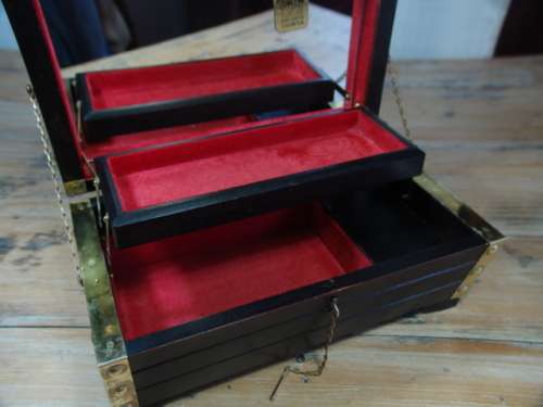 Vintage Large wooden "Treasure chest" Musical Jewelry Box