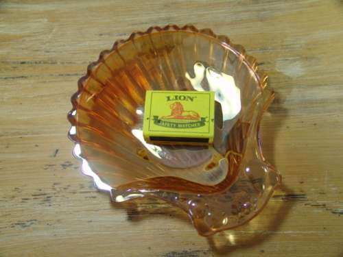 Vintage Amber depression Carnival glass candy Dish - sea shell shape