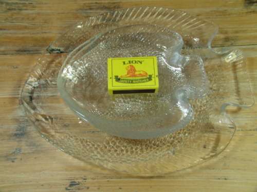 Fish serving set - fish shaped glass serving Platter and 4 plates