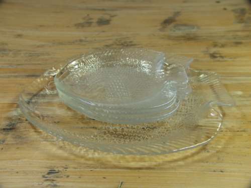 Fish serving set - fish shaped glass serving Platter and 4 plates