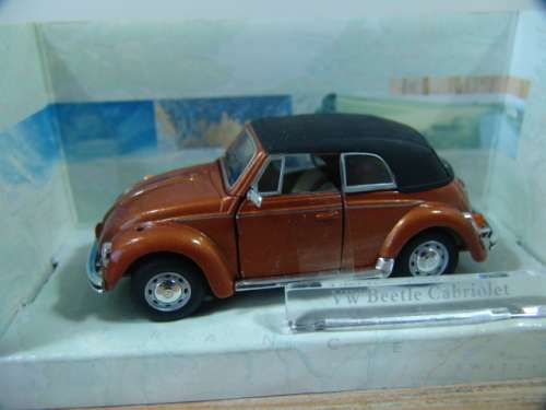 Vintage collectable die cast model Car - Cararama - VW Beetle Cabriolet - 1:43