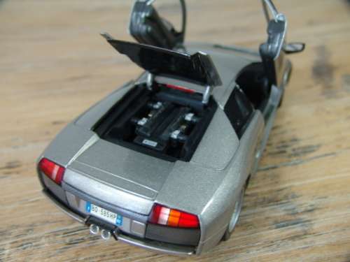 Collectable die cast model Car - Maisto Lamborghini Murcielago - 1:18