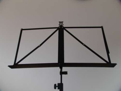 Dixon adjustable Music Stand - Folding from 1,2m to 43cm