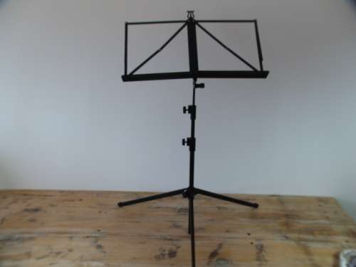 Dixon adjustable Music Stand - Folding from 1,2m to 43cm