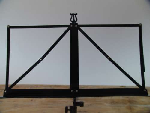 Dixon adjustable Music Stand - Folding from 1,2m to 43cm