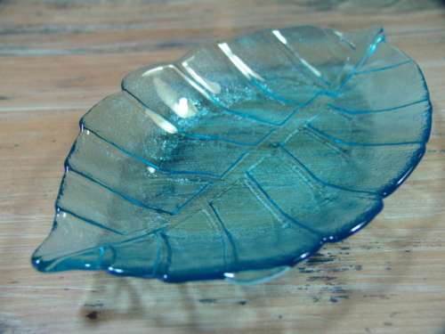 Vintage leaf shaped blue glass bowls x 2